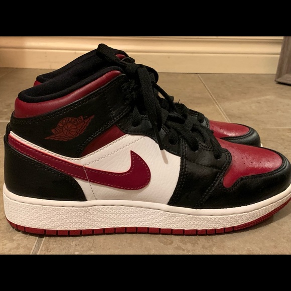 LIKE NEW Retro 1/Air Jordan mids. Nike/Jordan’s - Picture 4 of 6